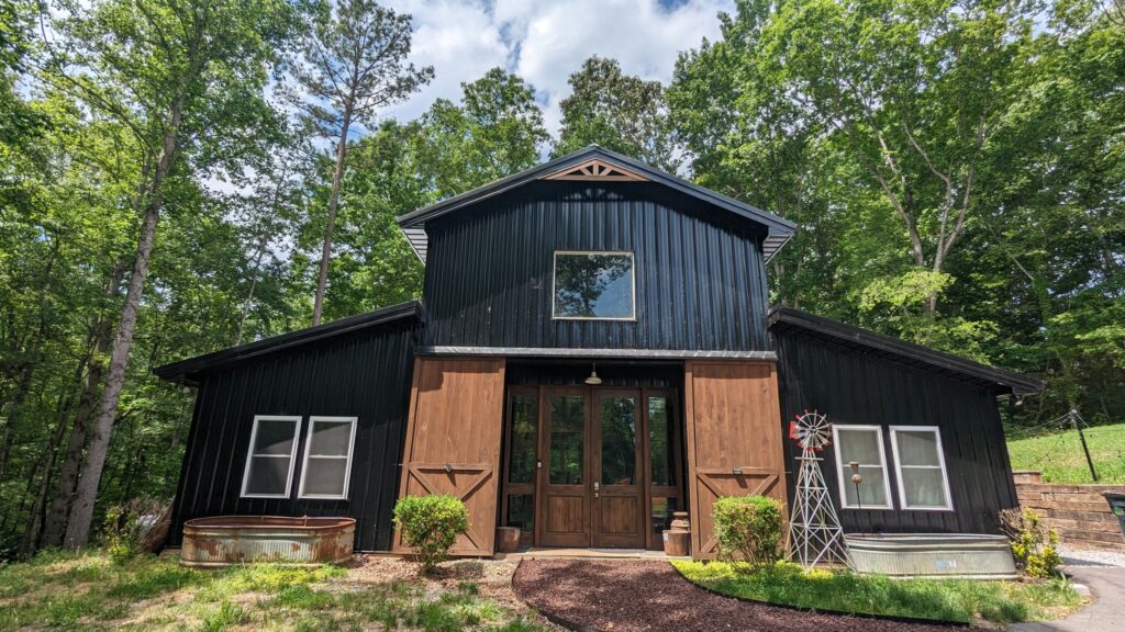 The Mono Home-ours